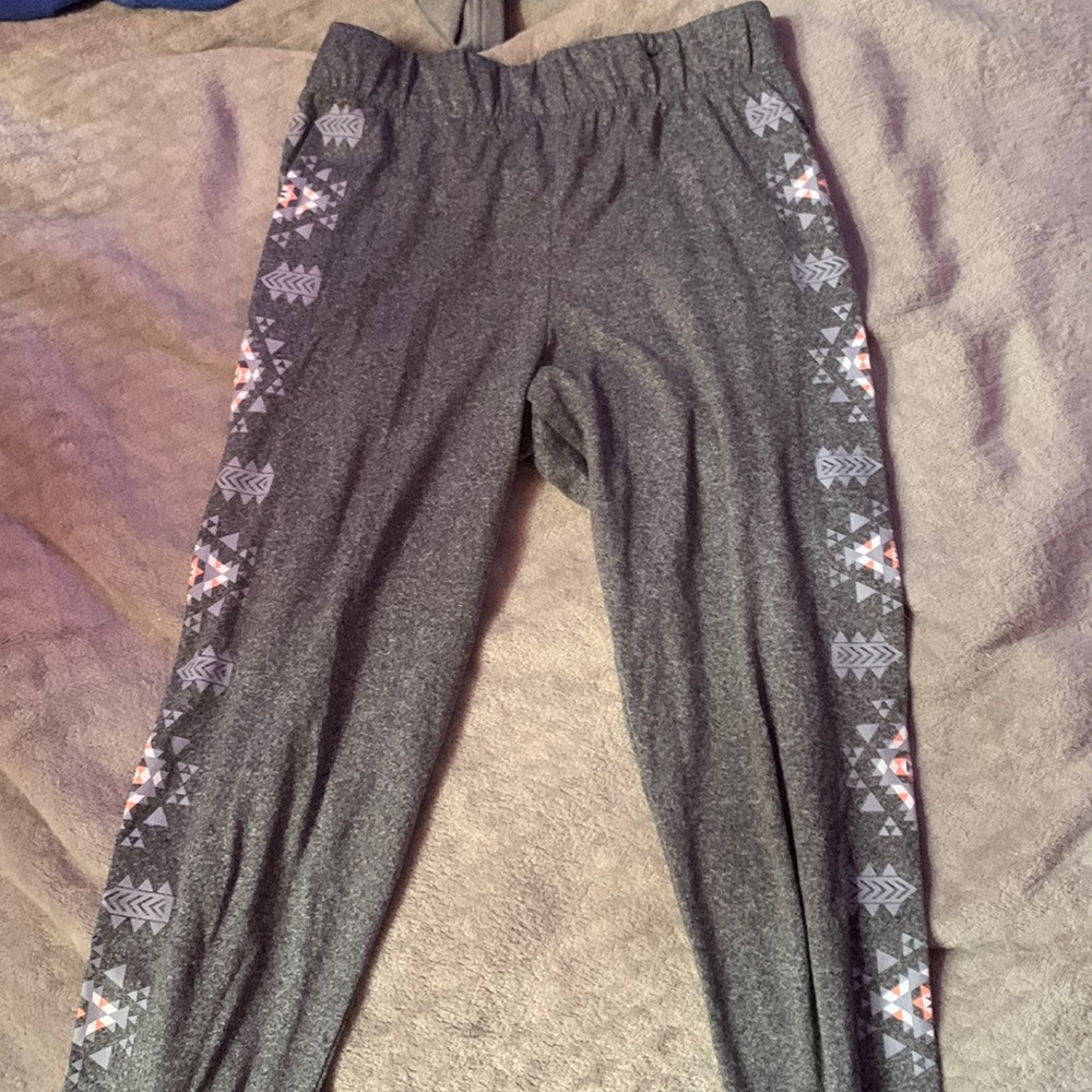 grey leggings